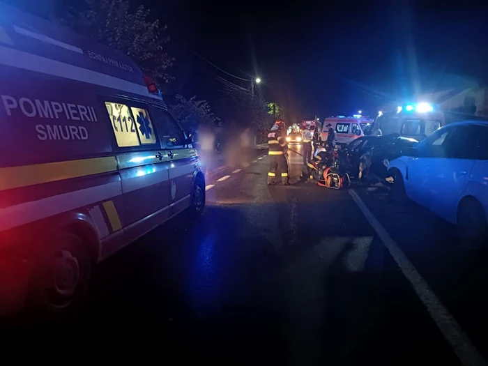 ---------Accident-grav-pe-drumul-morii-9-victime-dintre-care-5-sunt-copii-Persoane-prinse-ntre-fiarele-contorsionate-