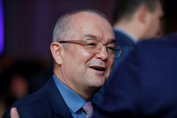 ---------Ce-spune-Emil-Boc-despre-lucrrile-la-metroul-clujean-Contractul-este-n-derulare-i-n-toamn-sosesc-crtiele