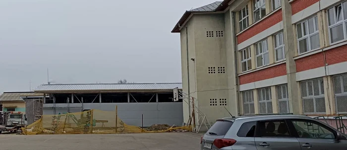 ---------Cum-fac-praf-birocraia-i-superficialitatea-un-proiect-esenial-pentru-sute-de-elevi-Comarul-construirii-unei-sli-de-sport-n-Piteti