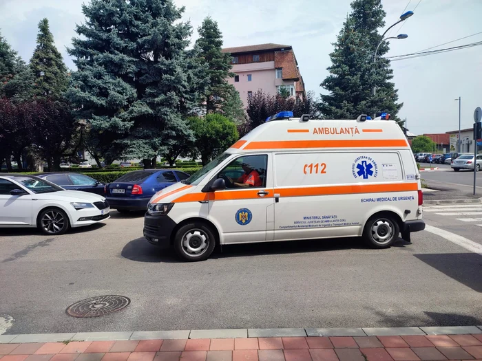---------Feti-din-Suceava-n-com-la-spital-dup-ce-a-fost-splat-cu-o-soluie-de-deparazitare