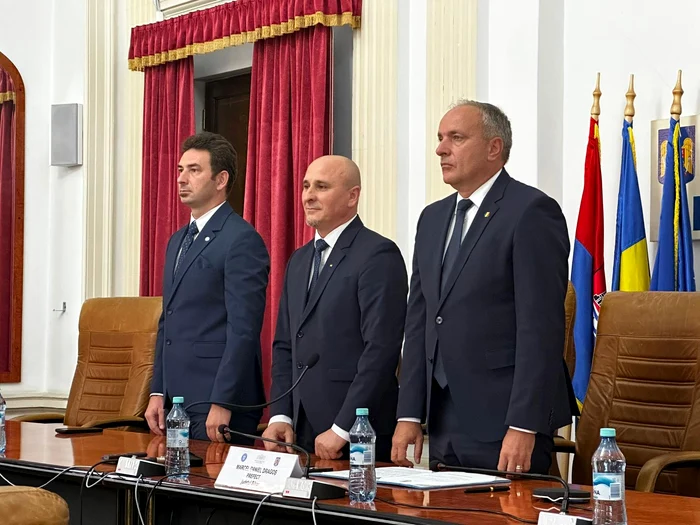 ---------Gaf-a-unui-oficial-MAI-la-ceremonia-de-instalare-n-funcie-a-unui-prefect-A-greit-i-numele-nvestitului-i-numele-judeului