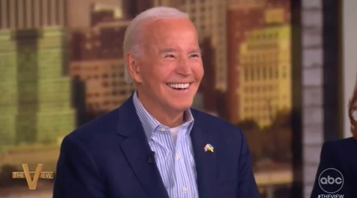 ---------Joe-Biden-s-a-prefcut-c-l-strivete-pe-Donald-Trump-ca-pe-o-insect-n-cadrul-unei-emisiuni