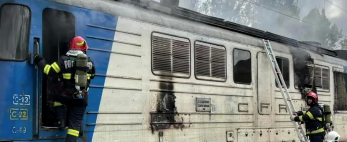 ---------Locomotiva-unui-tren-a-luat-foc-ntr-o-gar-din-Transilvania-Pasagerii-s-au-autoevacuat