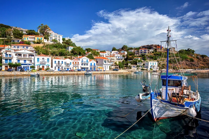 ---------Pania-unor-romni-care-i-au-petrecut-vacana-n-Grecia-Profit-c-nu-nelegem-alfabetul-lor
