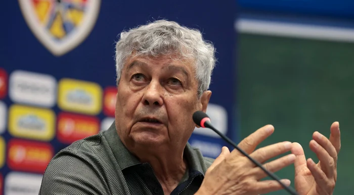 ---------Selecionerul-Lituaniei-suprat-pe-ajutorul-dat-de-arbitri-Romniei-Mircea-Lucescu-l-a-pus-la-punct