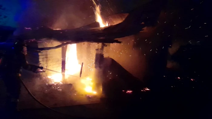 ---------Suspiciuni-de-crim-dup-incendiu-Femeia-gsit-carbonizat-ntr-o-cas-din-Buzu-ar-fi-fost-ucis-de-propriul-so
