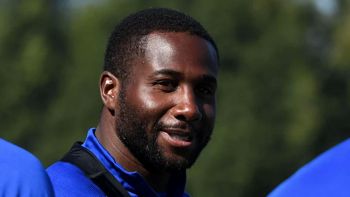 ---------Tragedie-n-fotbal-a-murit-Sol-Bamba-fost-funda-la-Leeds-United-i-Cardiff-City