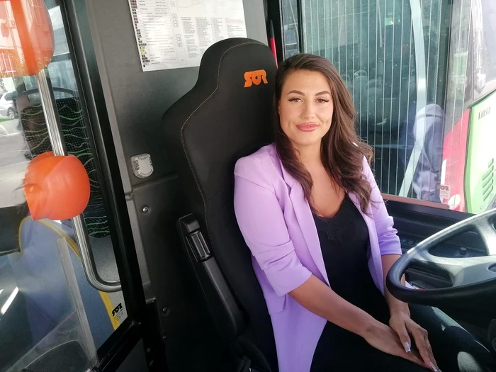 ---------oferia-care-a-dat-camionul-pe-autobuz-i-atrage-toate-privirile-Pentru-mine-nu-este-un-loc-de-munc-este-o-pasiune