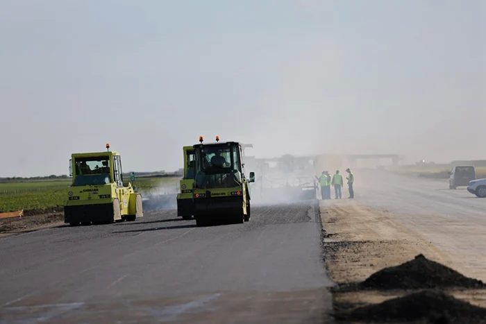 ---------Cum-a-reuit-un-ofer-s-intre-pe-un-sector-n-lucru-din-Autostrada-Moldovei-i-s-produc-un-accident-A-ajuns-la-spital