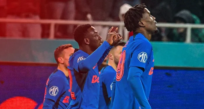 ---------Dinamo-nu-sufl-n-faa-FCSB-Cinii-pierd-legtura-cu-plutonul-frunta-dup-a-7-a-nfrngere-consecutiv-n-faa-rivalei