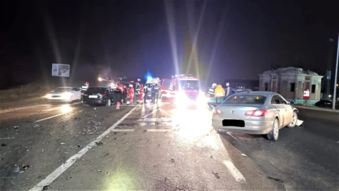 ---------O-oferi-de-24-de-ani-a-bgat-n-spital-apte-persoane-printre-care-doi-copii-de-3-i-5-ani-dup-un-accident-lng-Sibiu