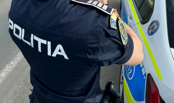 ---------Poliist-de-la-Rutier-acuzat-de-mai-multe-tinere-c-trimite-filmulee-indecente-i-se-rzbun-pe-ele-n-trafic-Data-viitoare-s-tii-c-tot-o-s-te-ard