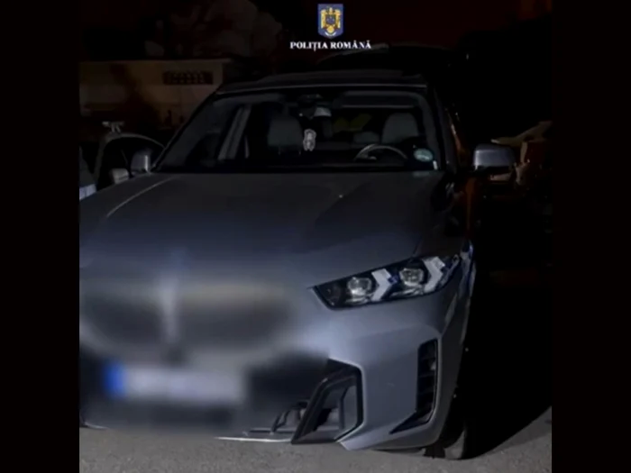 ---------Un-bolid-de-lux-cutat-de-autoritile-din-Olanda-tras-pe-dreapta-de-poliitii-romni-la-Cluj