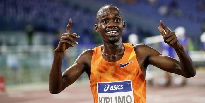 ---------Un-ugandez-a-alergat-ca-vntul-i-ca-gndul-i-a-stabilit-un-nou-record-mondial-la-semimaraton