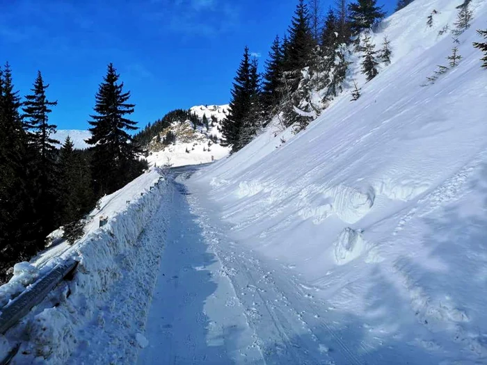 ---------Avalan-n-Munii-Bucegi-Avertismentul-salvamontitilor