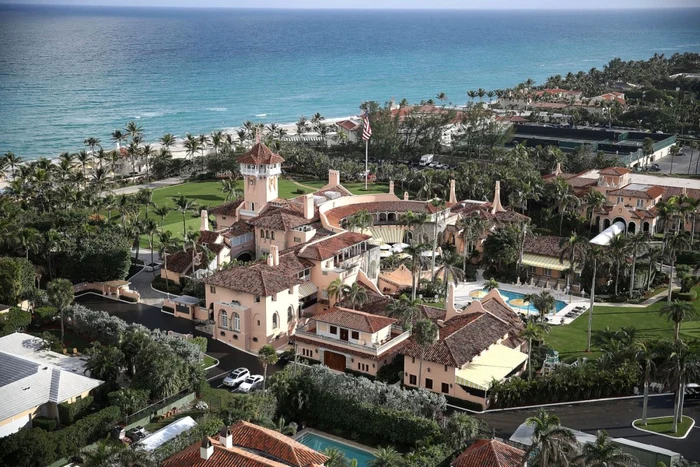 ---------Avion-interceptat-ntr-o-zon-restricionat-din-apropiere-de-Mar-a-Lago-reedina-lui-Donald-Trump