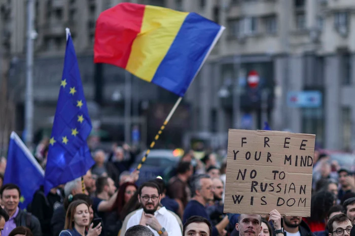 ---------CTP-despre-mitingul-pro-european-din-Piaa-Victoriei-Asear-mi-am-luat-medicamentele
