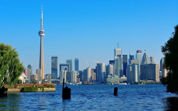 ---------Canada-trmul-fgduinei-pentru-muli-romni-Munca-e-att-de-mult-nct-nu-ai-ani-de-via-pentru-toate---