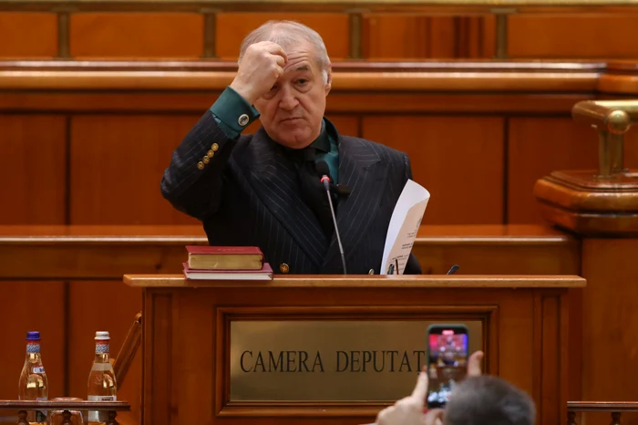 ---------Ce-pensie-are-Gigi-Becali-Ce-mi-dai-b-atia-bani