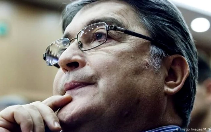 ---------Cine-l-a-salvat-pe-Emil-Hurezeanu-de-la-remaniere-Culisele-discuiilor-purtate-n-coaliie