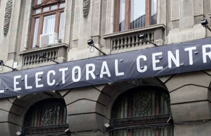 ---------Cnd-va-fi-stabilit-ordinea-candidailor-pe-buletinul-de-vot-la-prezideniale-Lista-definitiv-a-candidaturilor-