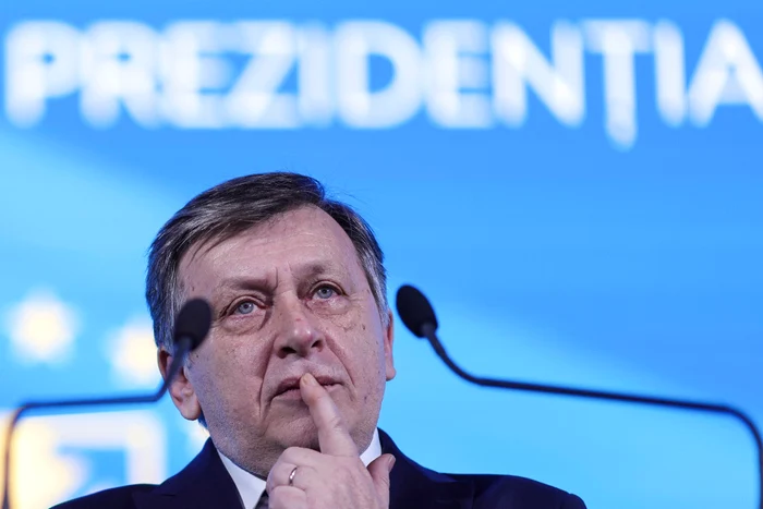 ---------Crin-Antonescu-declar-c-este-victima-lui-Nicuor-Dan-care-nu-ar-avea-nicio-legtur-cu-dreapta-politic