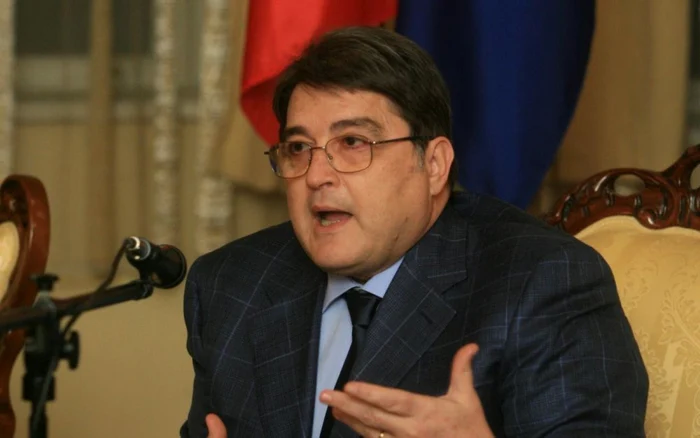 ---------Culisele-discuiilor-cu-privire-la-soarta-ministrului-de-Externe-De-ce-ar-urma-s-rmn-n-funcie-Emil-Hurezeanu-