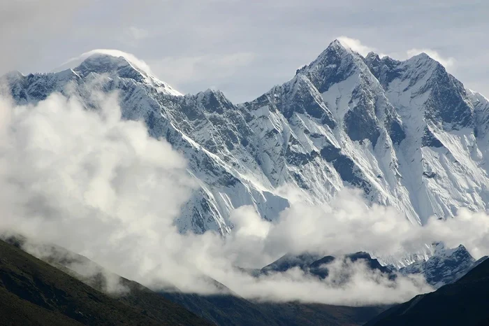 ---------Everest-nu-mai-este-cel-mai-nalt-munte-din-lume-Oamenii-de-tiin-au-descoperit-muni-de-100-de-ori-mai-nali-chiar-pe-pmnt