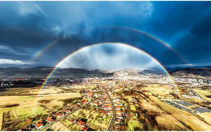 Foto----------Fenomen-atmosferic-uimitor-fotografiat-n-Apuseni-Este-cel-mai-frumos-curcubeu