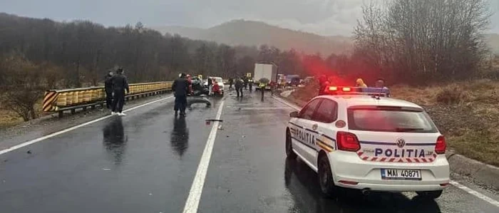 ---------Imagini-cumplite-de-la-accidentul-nimicitor-de-pe-DN1-din-Braov-Dou-femeiaumuritpeloc