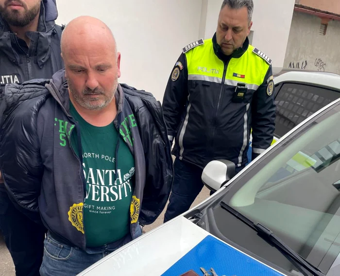 ---------Jaf-armat-la-o-banc-din-Clrai-Un-italian-de-50-de-ani-este-principalul-suspect