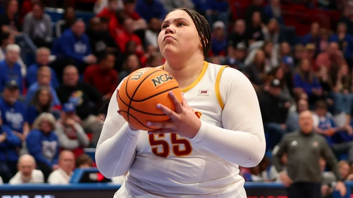 ---------Lady-Shaq-noua-senzaie-a-baschetului-feminin-american-la-120-de-kilograme