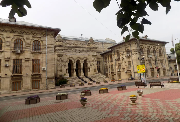 ---------Mass-media-n-campania-electoral-martor-sau-actor-Dezbatere-public-la-Universitatea-Dunrea-de-Jos
