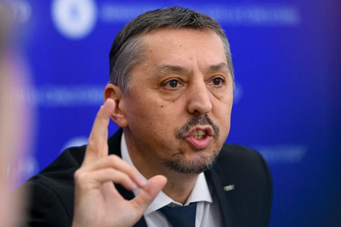 ---------Ministerul-Educaiei-va-implementa-butonul-rou-n-coli-i-universiti-Ce-nseamn-i-cum-va-funciona-mecanismul