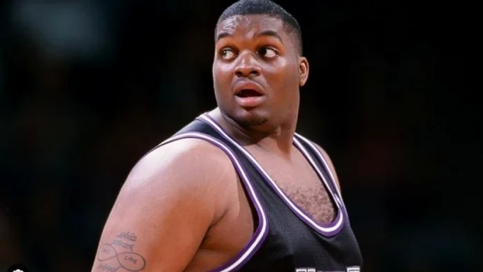 ---------NBA-plnge-un-baschetbalist-care-s-a-luptat-toat-viaa-cu-cntarul-i-a-murit-de-cancer