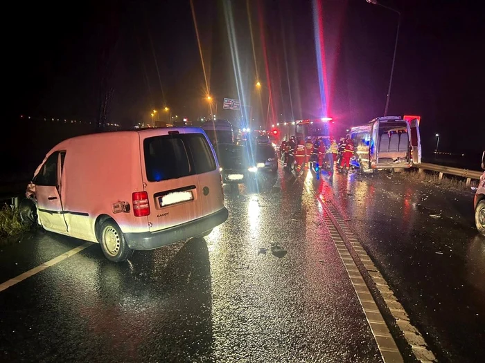 ---------Nou-rnii-pe-oseaua-de-centur-a-municipiului-Arad-n-urma-unui-grav-accident-rutier