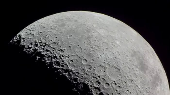 ---------O-nou-misiune-spre-Lun-Modulul-de-aterizare-Athena-lansat-cu-succes-cu-sprijinul-SpaceX