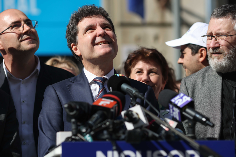 ---------Potret-de-candidat-Cine-este-Nicuor-Dan-primarul-reales-al-Capitalei-care-vrea-s-ajung-la-Cotroceni