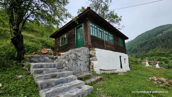 ---------Provocrile-orenilor-care-au-visat-s-triasc-la-ar-n-case-btrneti-Invidia-n-zona-rural-un-lucru-garantat