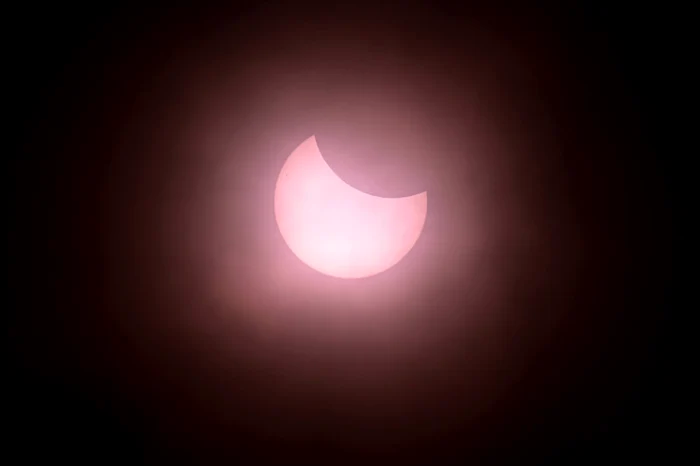 ---------Spectacole-cereti-oferite-de-eclipsa-parial-de-Soare-n-toat-lumea-Fenomen-rar-ateptat-cu-interes-de-pasionaii-de-astronomie