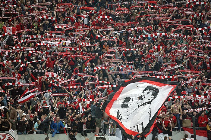 ---------Superliga-se-reia-cu-un-meci-mare-Btaie-pe-bilete-la-derby-ul-Dinamo---FCSB