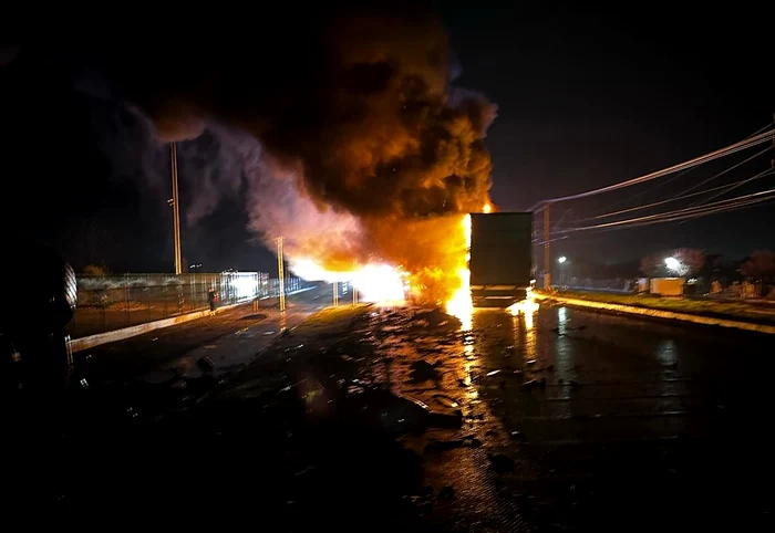 ---------Tragedie-pe-DN7-n-judeul-Arad-Doi-oferi-au-murit-dup-ce-autocamioanele-lor-s-au-ciocnit
