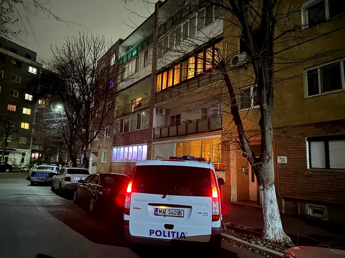 ---------Un-brbat-a-gsit-o-grenad-n-apartamentul-pe-care-l-a-cumprat-n-Arad-Locatarii-din-bloc-au-fost-evacuai-de-urgen