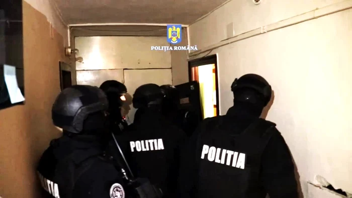 ---------Un-brbat-de-71-de-ani-i-ar-fi-oferit-droguri-unei-eleve-de-15-ani-n-schimbul-unor-servicii-sexuale