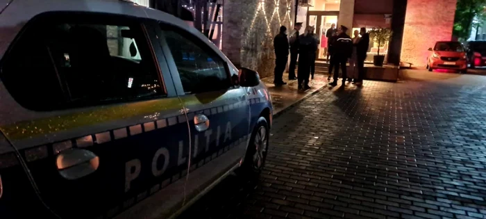 ---------Un-brbat-i-o-femeie-arestai-preventiv-pentru-complicitate-la-tentativ-de-omor-calificat-Victimele-stropite-cu-acid-sulfuric