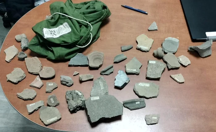 ---------Vestigii-arheologice-din-perioada-dacic-vndute-la-talcioc-Ct-cerea-femeia-pe-un-artefact