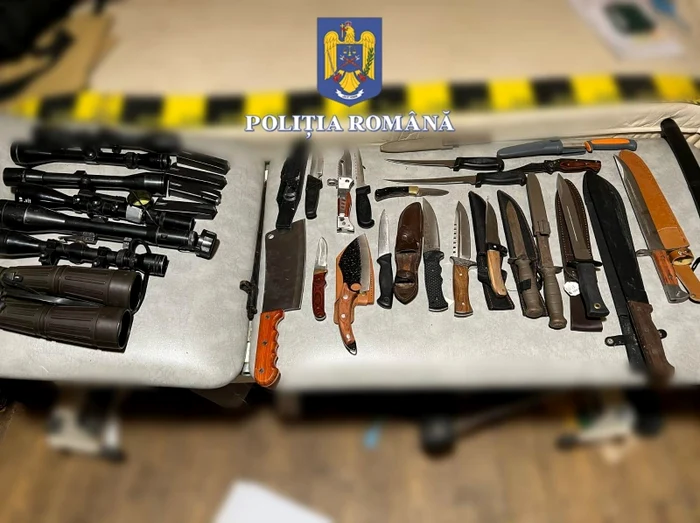 Video----------Brbai-prini-n-flagrant-cu-un-transport-ilegal-de-arme-dup-intrarea-n-ar-arsenalul-descoperit-