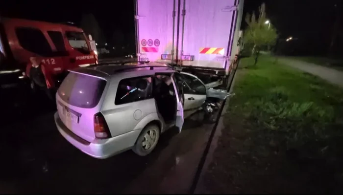 Video----------Cine-era-tnrul-care-a-murit-ntr-un-accident-grav-n-Iai-maina-pe-care-o-conducea-a-intrat-sub-un-TIR-parcat