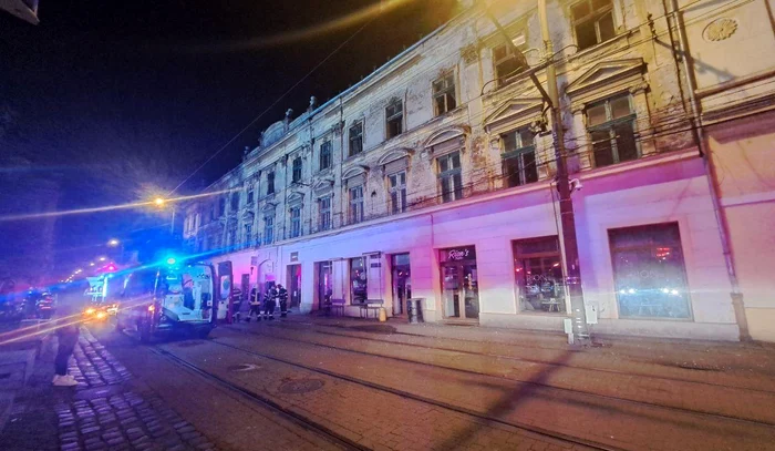Video----------Femeie-din-Timioara-gsit-carbonizat-n-urma-unui-incendiu-izbucnit-n-buctrie-Fiica-sa-a-fost-salvat-la-limit-de-pompieri