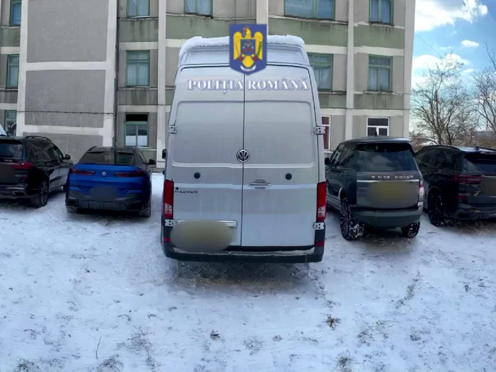 Video----------Mai-multe-autoturisme-furate-din-Marea-Britanie-au-fost-confiscate-Care-este-valoarea-total-a-mainilor